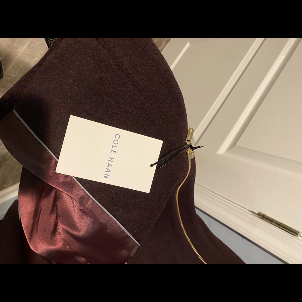 Cole Haan NWTO Wool blend Eggplant coat with Oversized hood & elegant belt. - Picture 4 of 16